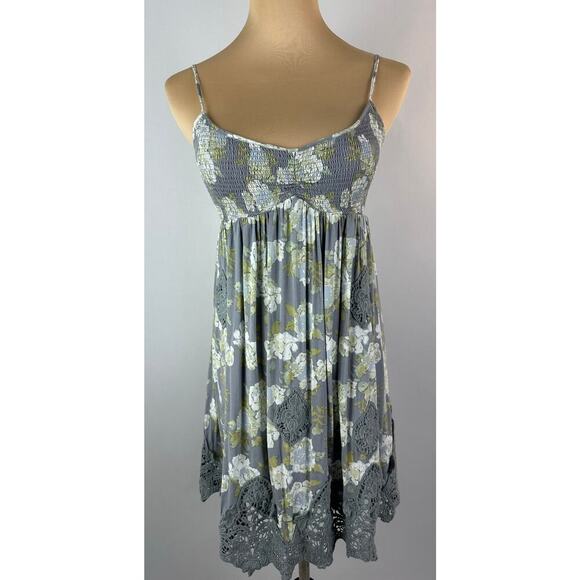 Free People Size XS Ruched Bodice Mini Dress Floral Print Crochet Gray Cottage - Picture 2 of 10